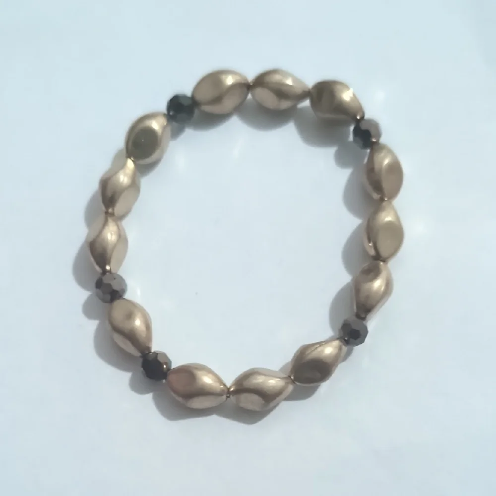 Source Unknown Gold‎ and Black Faceted Bead Bracelet